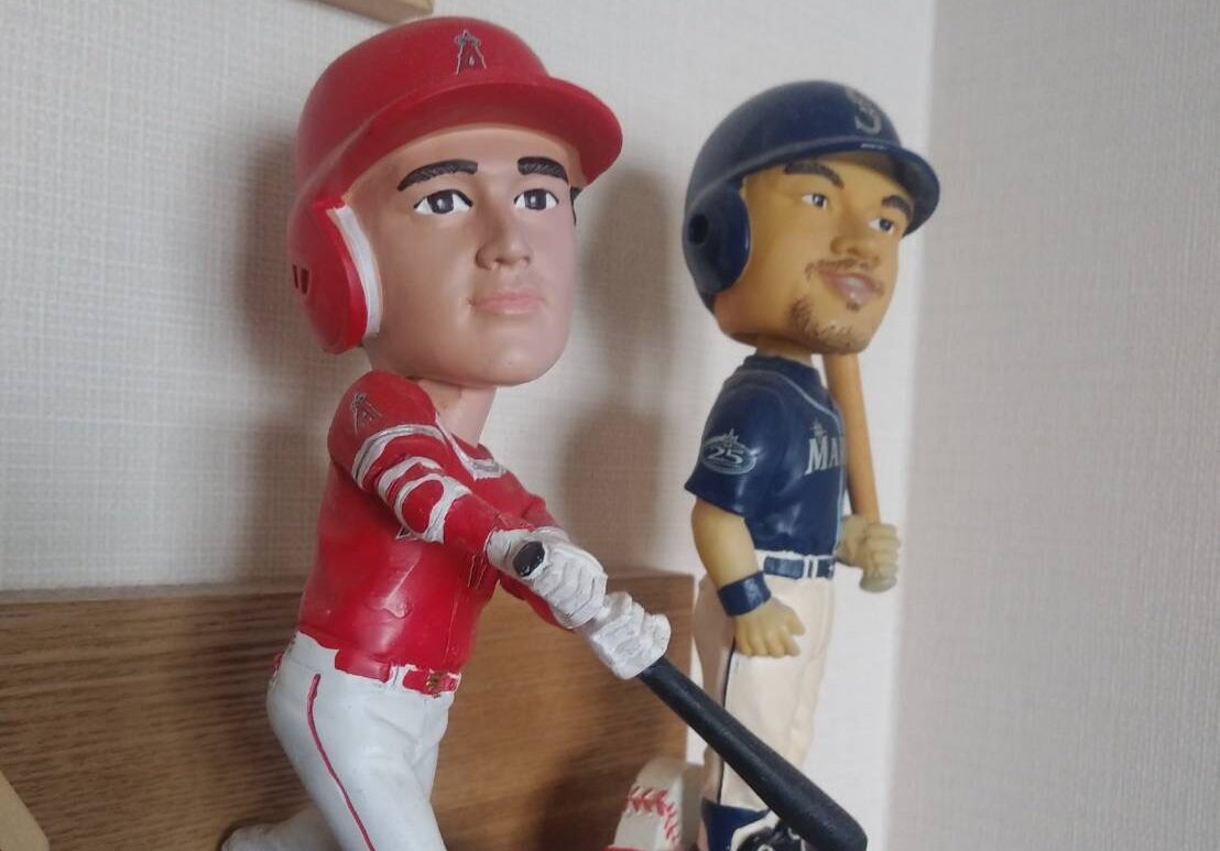 我が家にある大谷翔平とイチローの人形。