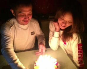 川猿千皓さんの母親と父親と思われる男性